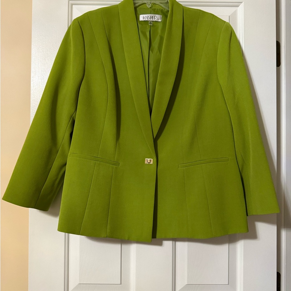 Women’s Kasper Lime Green Suit Jacket. Size 18W. Excellent condition